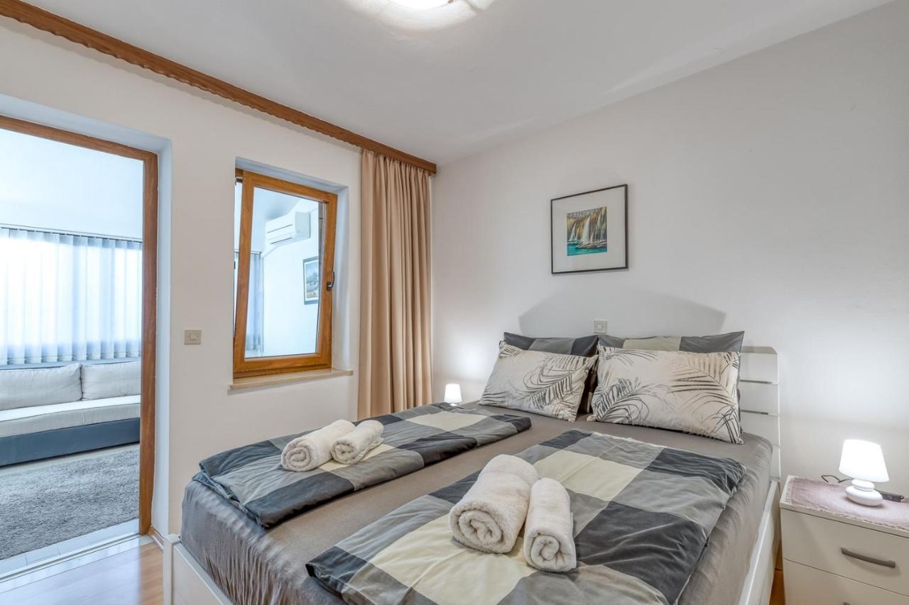 Apartment Lucijan Poreč Buitenkant foto